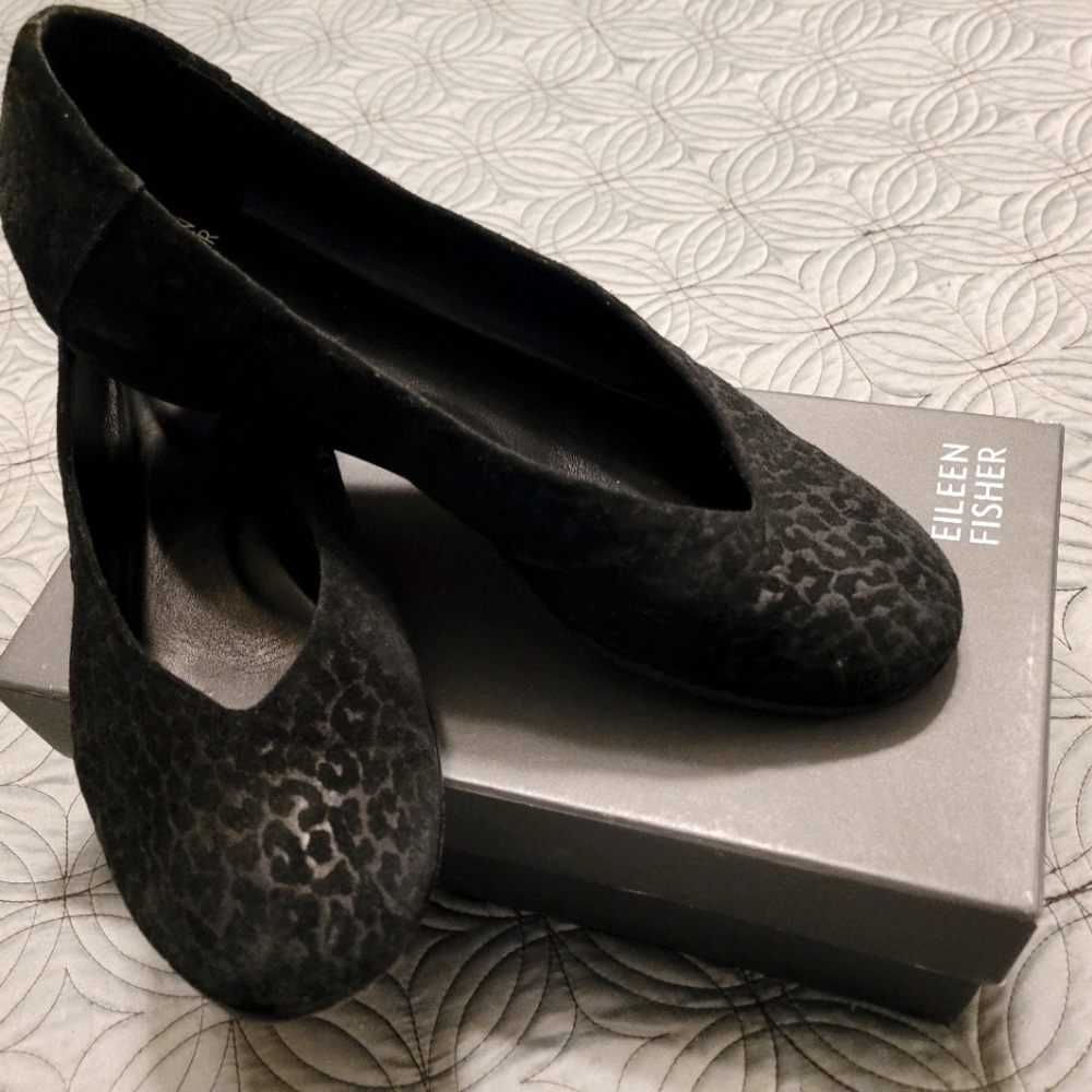 Eileen Fisher Embossed Leopard Suede Wedges 10